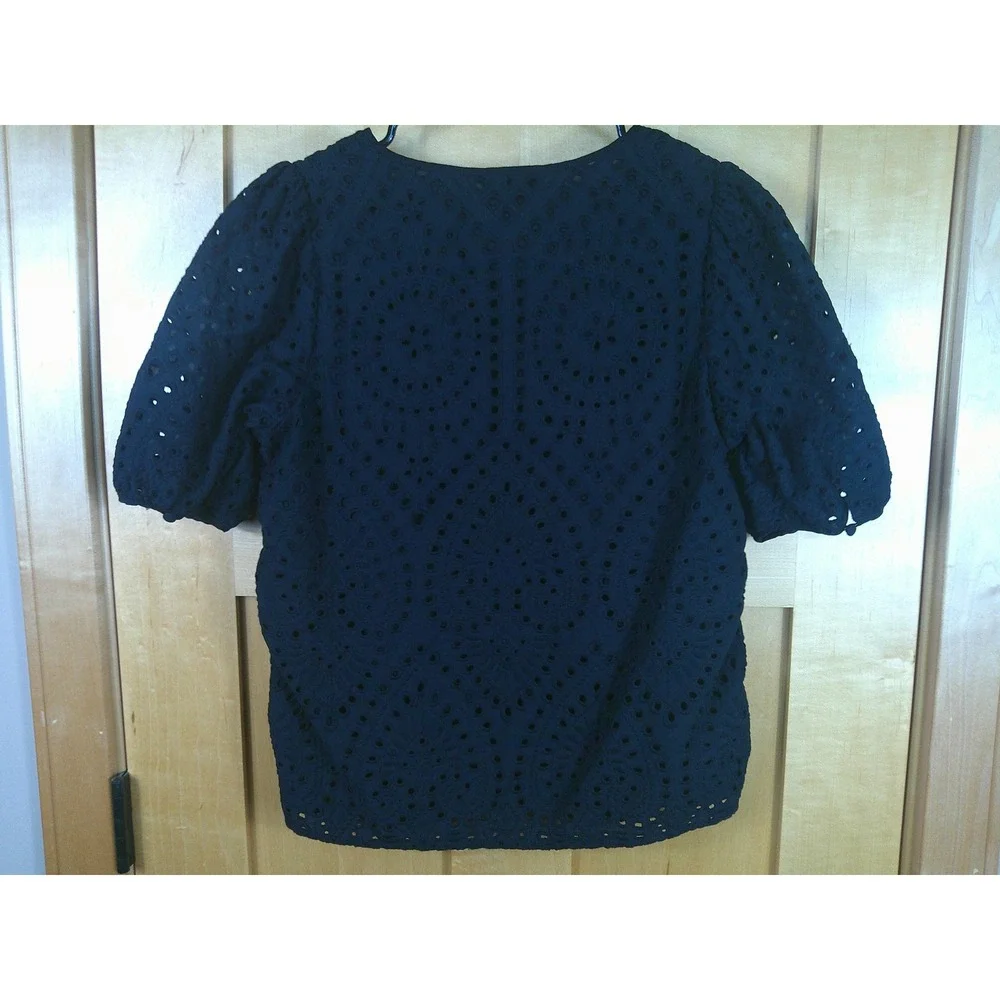 Banana Republic Women's Black Cotton Eyelet V-Neck Puff Sleeve Blouse Medium